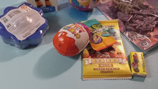 Распаковка и обзор сюрпризов.