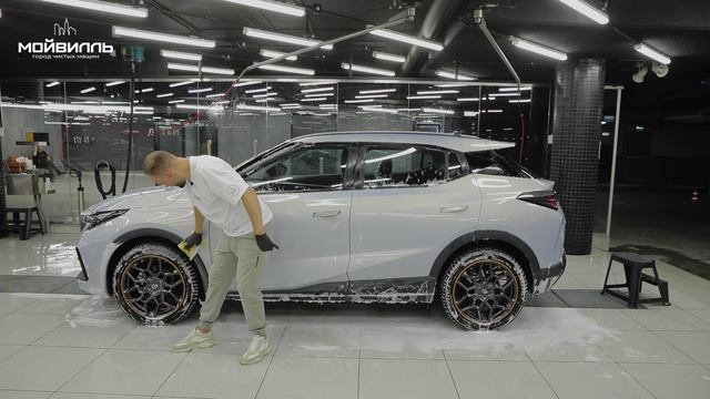 Часть_4_Вторая фаза мойки: бережная ручная мойка крупнопористой губкой