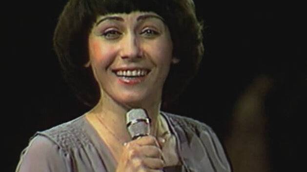 🎶Исполняет Ксения Георгиади                                                         «Любви начало»