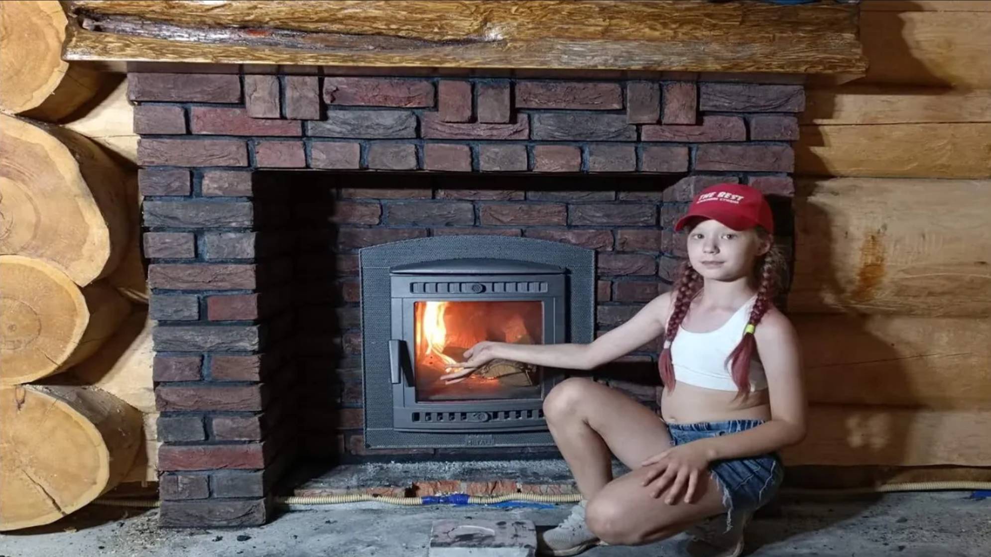 Чем покрасить ПЕЧЬ в бане, чтобы лак не вонял, а кирпичная кладке не трескалась и не осыпалась.