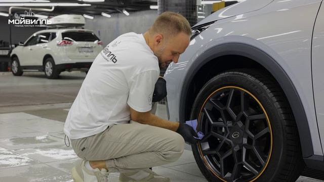Часть_8_Чернение шин силиконовым составом и заключительная сдача авто гостю