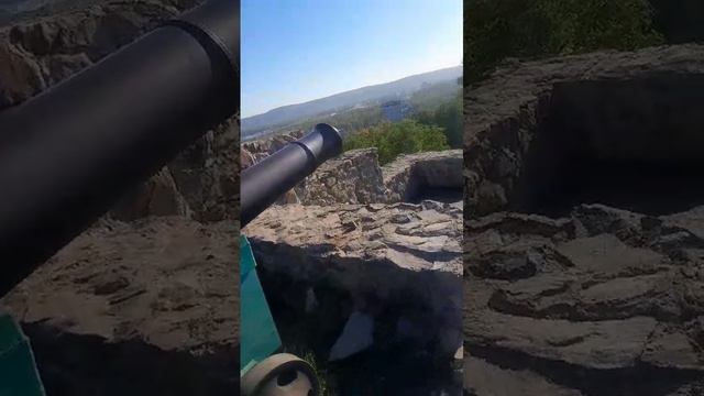 Пушки и стены