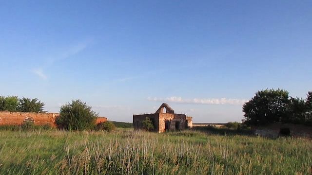 Заброшенная усадьба у села Юсупово, Ртищевский район.