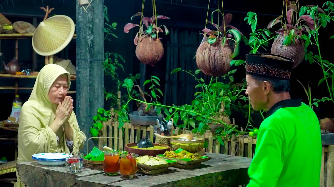 Жизнь в деревне Малайзии Собираем и готовим овощной Ломпонг Айам и пьем Веданг Увух