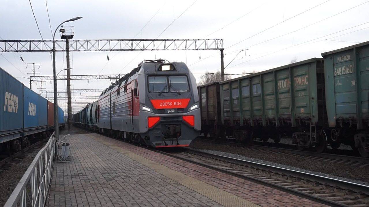 Электровоз 2ЭС5К-604