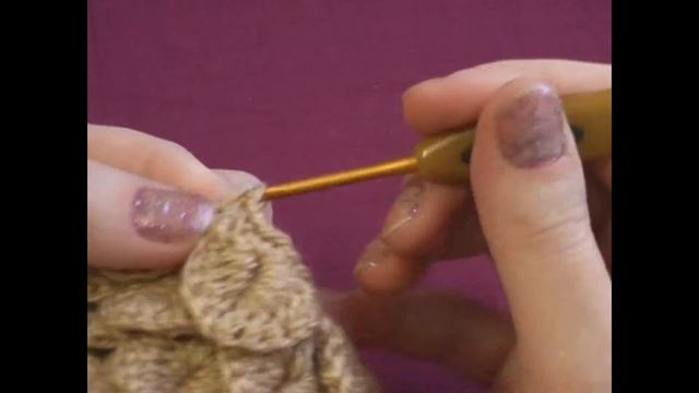 Митенки "Совы" крючком. Мастер класс по вязанию.Узор чешуйки, чешуя; крокодилья кожа. Для начинающих