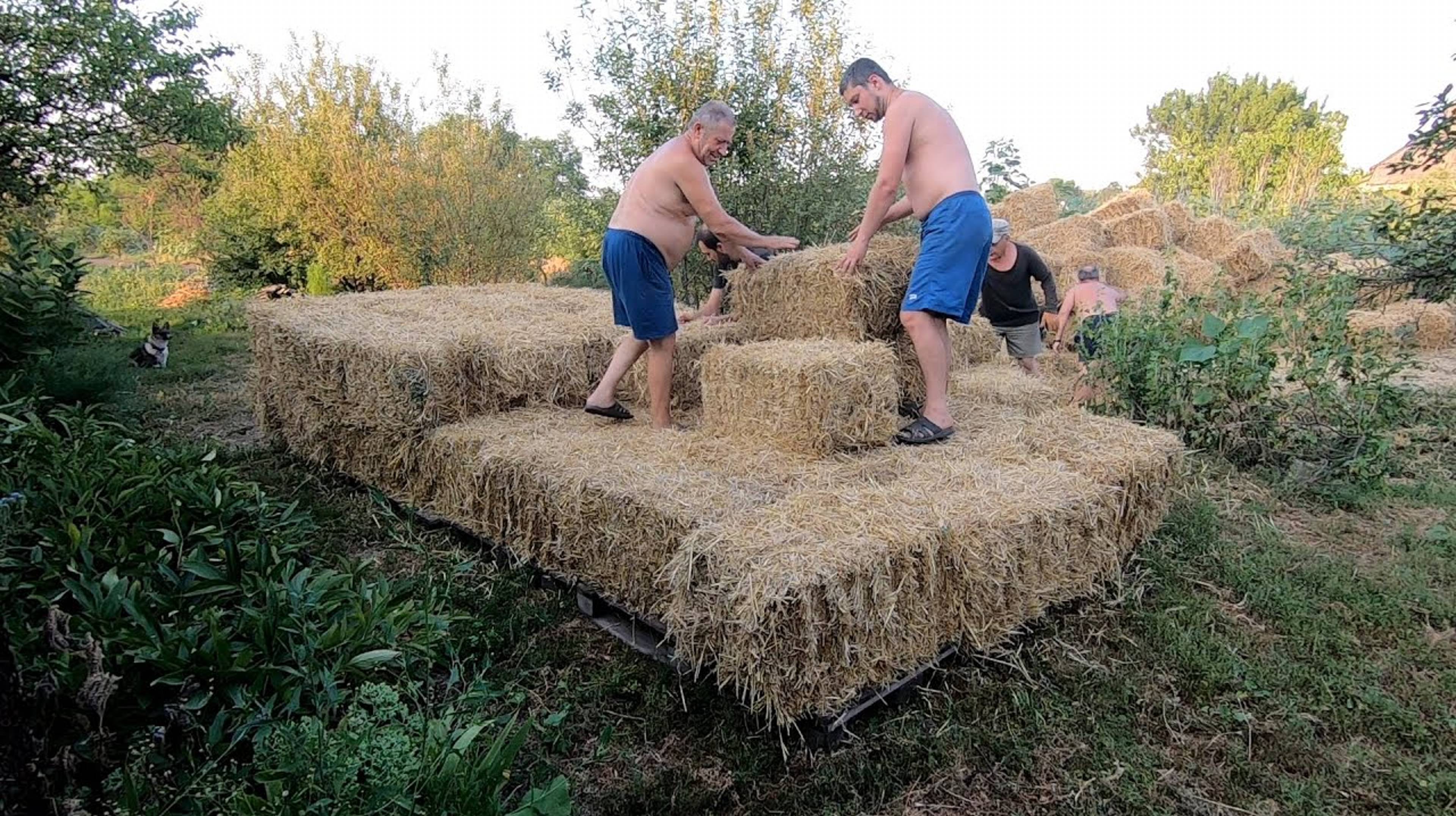 Купили солому в тюках 🔴 Как сложить и хранить тюки сложить солому в тюки