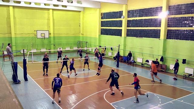 Задорин Дмитрий забивает крюком!