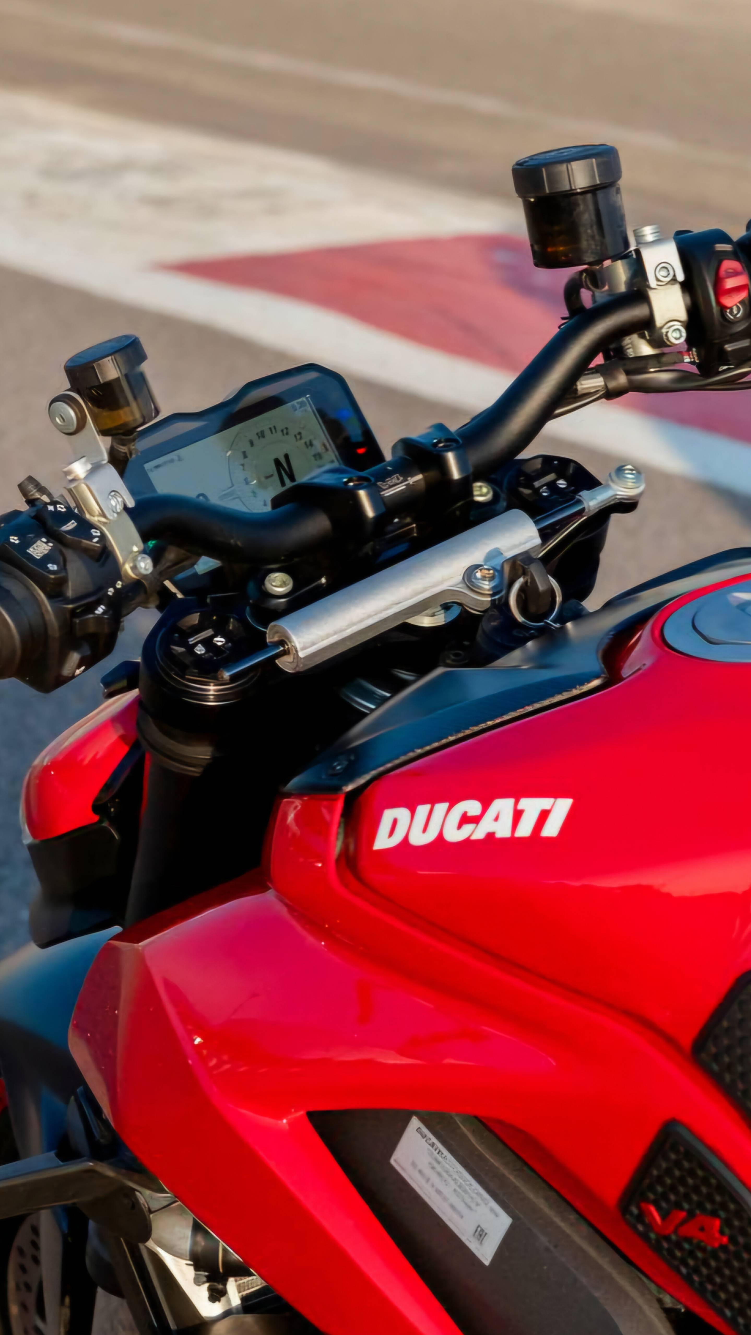 Обзор мотоцикла Ducati Streetfighter