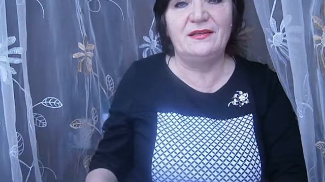 Я  читаю  свои  стихи  из  книги_ Птенцы  любви_