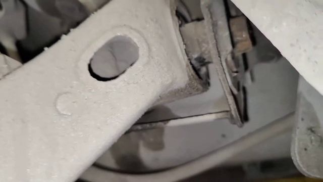 Осмотр задних рычагов Nissan Wingroad WHNY11 Часть 2