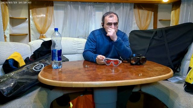 Очки,  маски, полумаски, носовые зажимы для подводного плавания