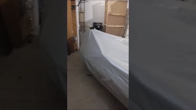 Тент на РИБ с мотором и лебедкой сшитый по удалёнке на лодке.