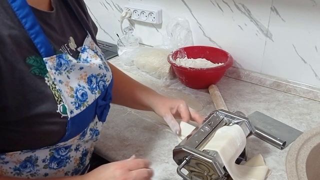 Съездили по магазинам. Пельмени. Рыбка. Ремонт потихоньку продвигается.