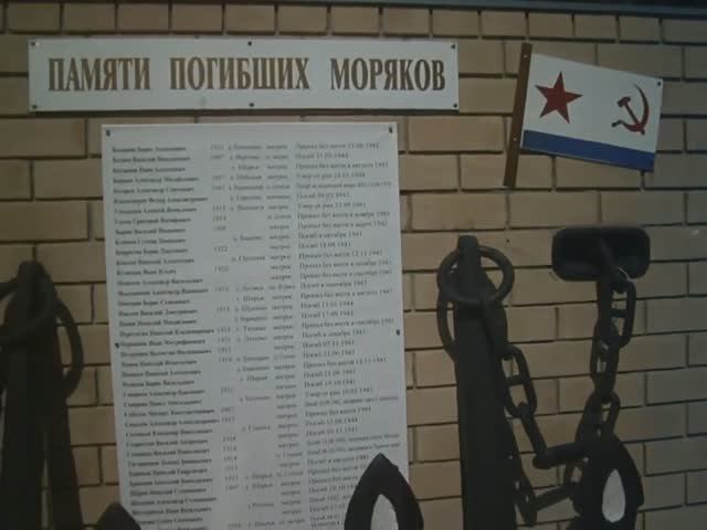 Шарья. Ассамблея  памятников.парк на  обработке от  клещей. наш  паровоз