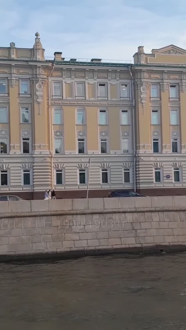 Дом бесплатных квартир имени братьев Бахрушиных. Софийская набережная 26/1. #прогулкипомоскве #дома