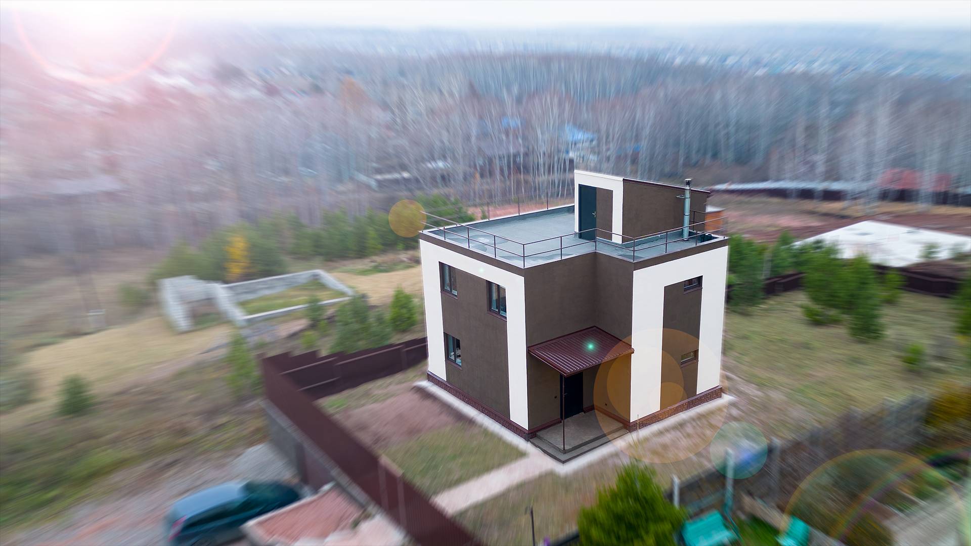 Обзор дома из газобетона с плоской крышей площадью 160м2.