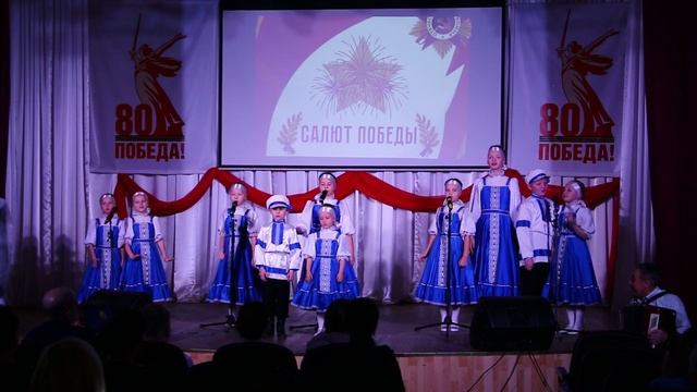 ДВА «Младёшки» - «На горе петухи поют»