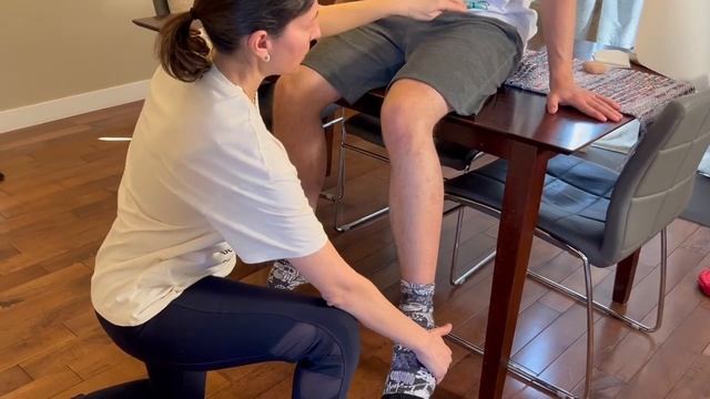 Артроза Бедра. Как определить дома.  The _Windshield Wiper Test_for Hip Arthritis.