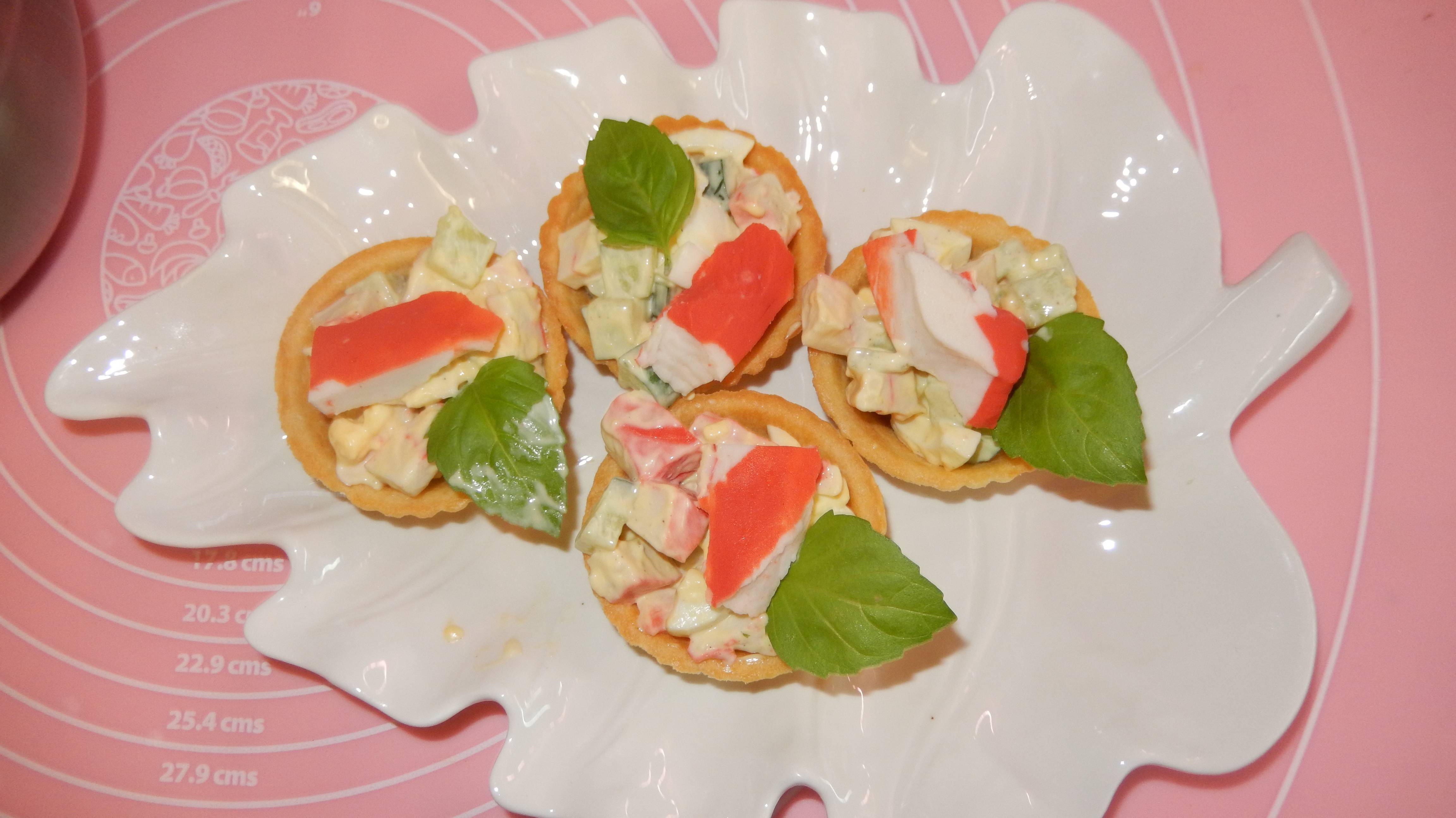 Рецепт..  Суббота. Украшаем зал...Новогодние салаты. Кулинарим с Людмилой..