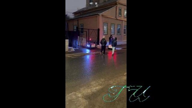 Навстречу друг другу два робота-доставщика "Яндекса" столкнутся