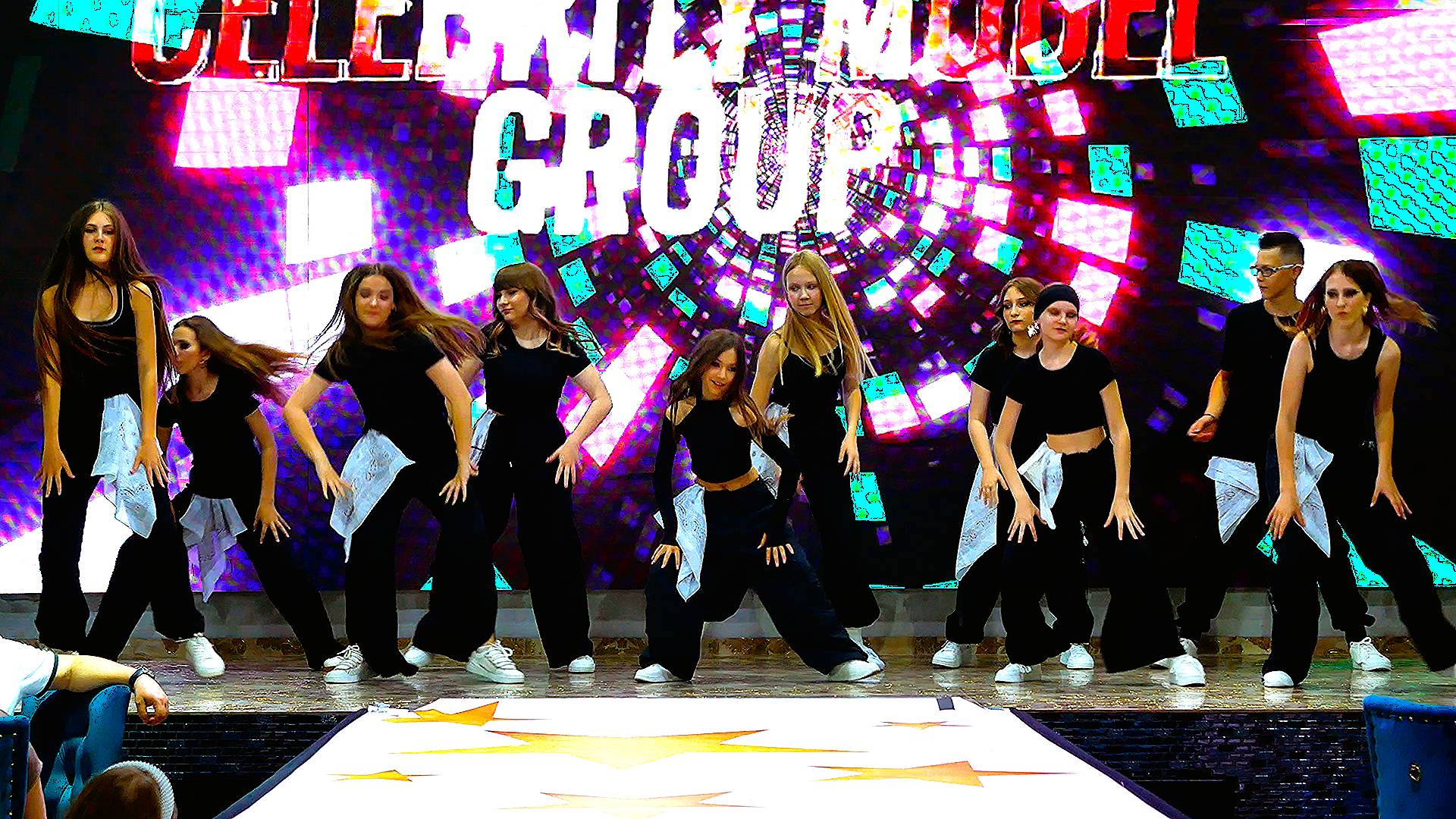 НОВЫЙ ТАНЕЦ ЮНЫХ МОДЕЛЕЙ  . СМОТРИ И ТАНЦУЙ С НАМИ / 1000планет