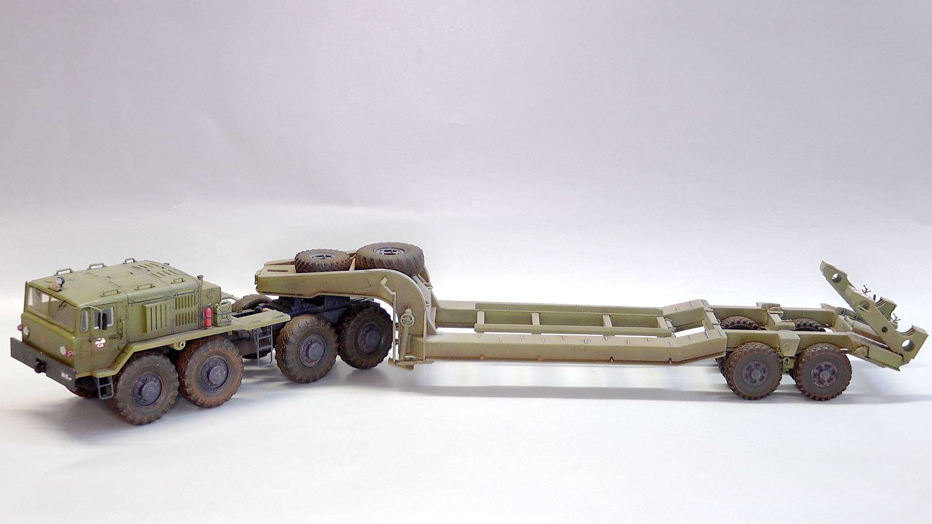 Модель от AVD МАЗ-537 с п/п ЧМЗАП-5247Г. Сборка и покраска прицепа