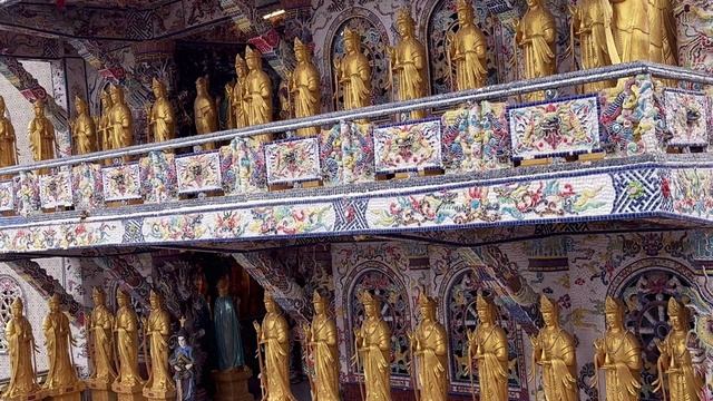 Вьетнам. Далат. Пагода Линь Фуок.