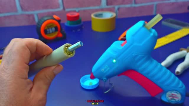 Что произойдет, если Вы отдадите трубу из ПВХ мастеру-гению?