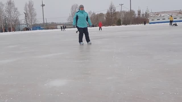 На КАТОК ⛸️⛸️/Шлëпнулась БАБУСЯ 🤣. РЫБНЫЙ супчик. Посудомойка.