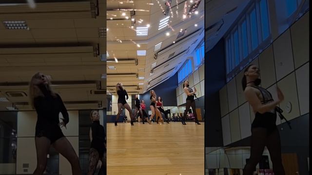 Новогоднее настроение, танцы, high heels