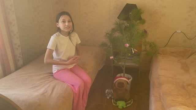 Поздравление с новым, 2025-ым годом, от Лили.