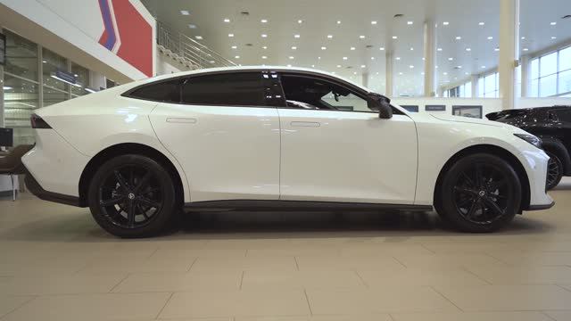 Changan UNI-V_DLX 1.5Т (181 л.с,бензин) 7DCT FWD_Белый_АВТОРУСЬ Подольск