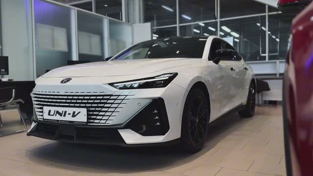 Changan UNI-V DLX_Белый