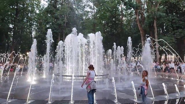 Смоленск поющий фонтан с подсветкой