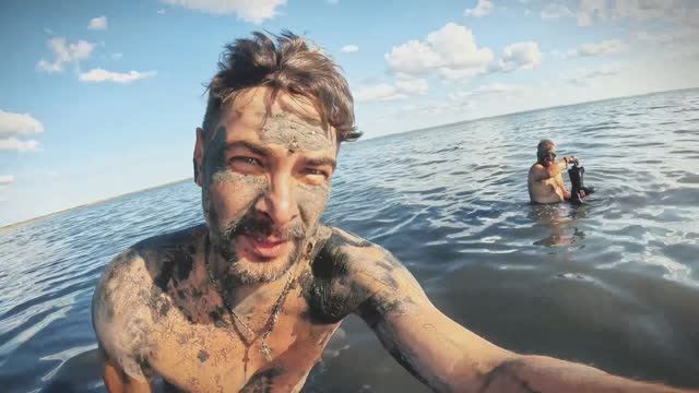 Эбейты — самое большое солёное озеро в Омской области. на стыке границ трёх районов — Москаленского