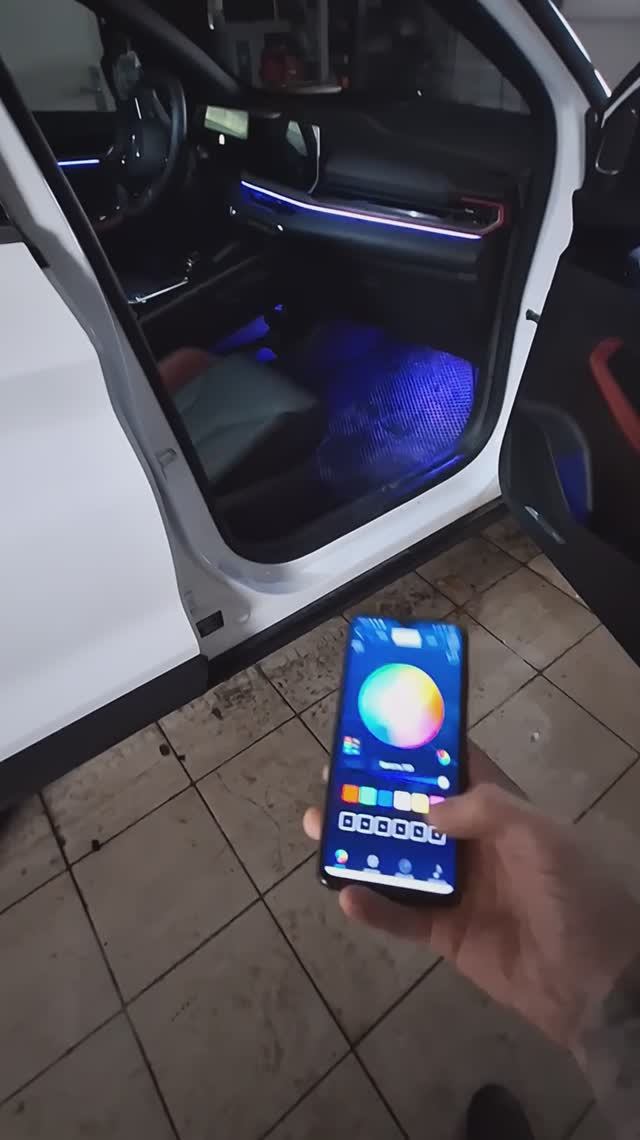 контурная подсветка интерьера Geely Coolray