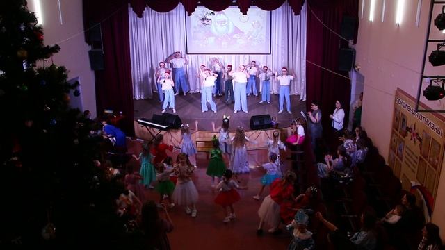 АСТ "Карамелька" и "Силуэт" - "Новогодняя"