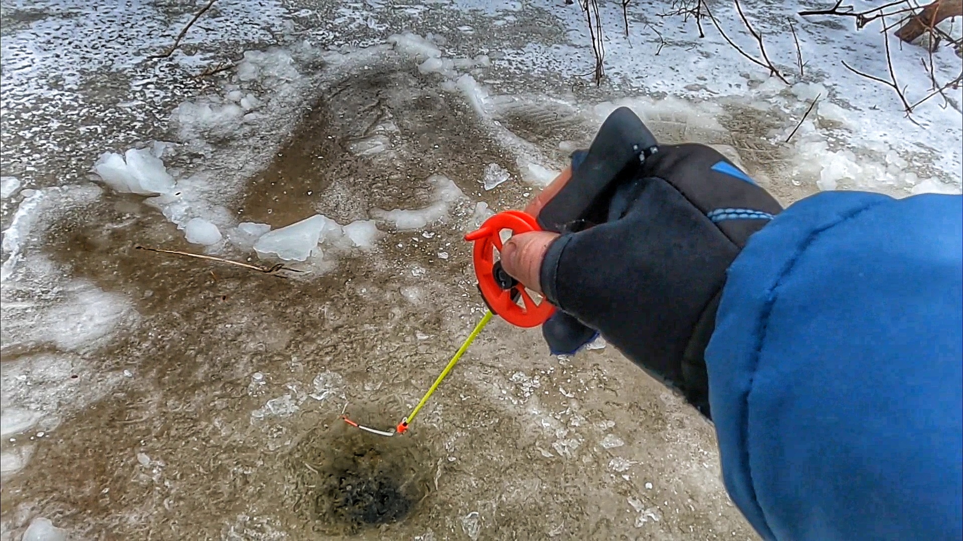 РЫБАЛКА В ЯНВАРЕ НА БЕЗМОТЫЛКУ.Ловля Плотвы в глухозимье.Как поймать не активную рыбу!