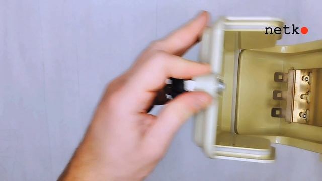 51544 Коробка распределительная на 3 плинта с цанг-зажимом, наружная, пластик