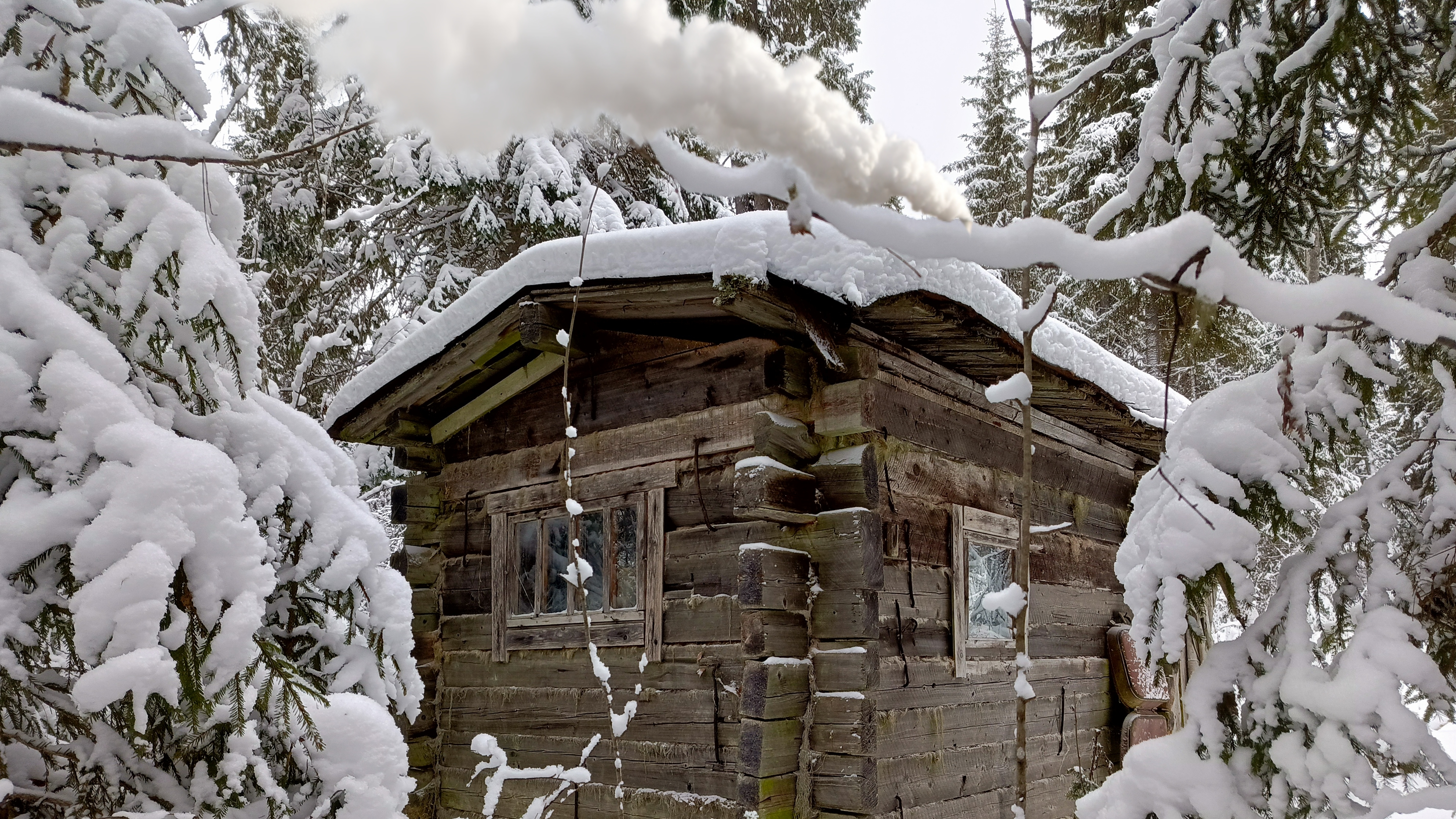 НОЧЁВКА В СТАРОЙ ПРОГНИВШЕЙ ИЗБЕ В МОРОЗ. РЫБАЛКА В ТАЙГЕ.