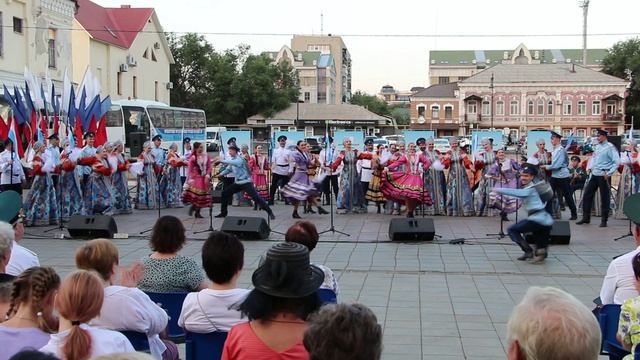 «Оренбургский Государственный Академический Русский Народный Хор» – «Чарочка»