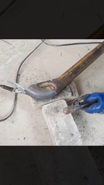 Тот самый "сварщик с алиэкспресс" или по объявлению с авито.