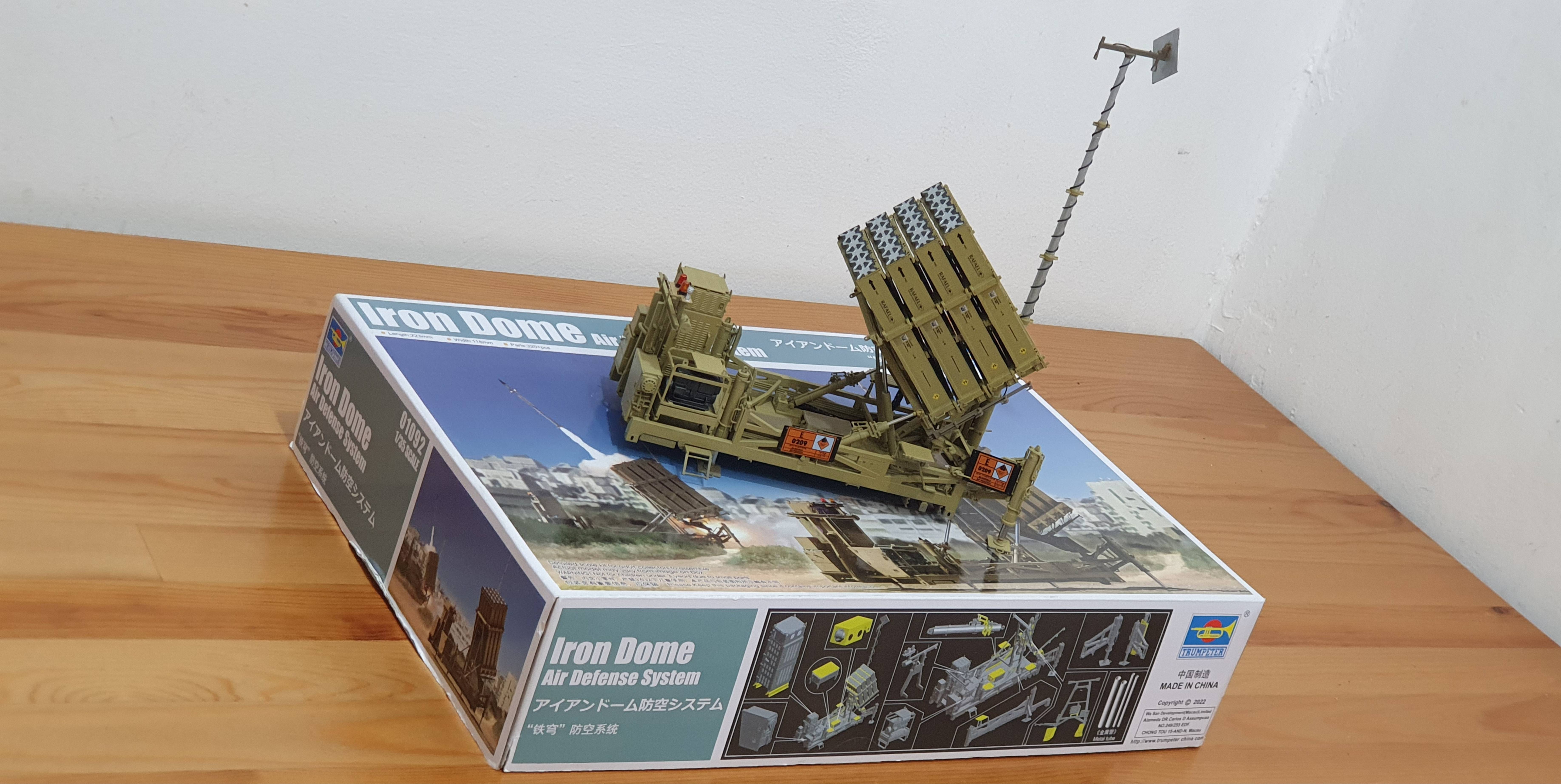 Фотоколлаж этапов окончательного монтажа сборной модели ПВО "Железный купол". Trumpeter. 1/35