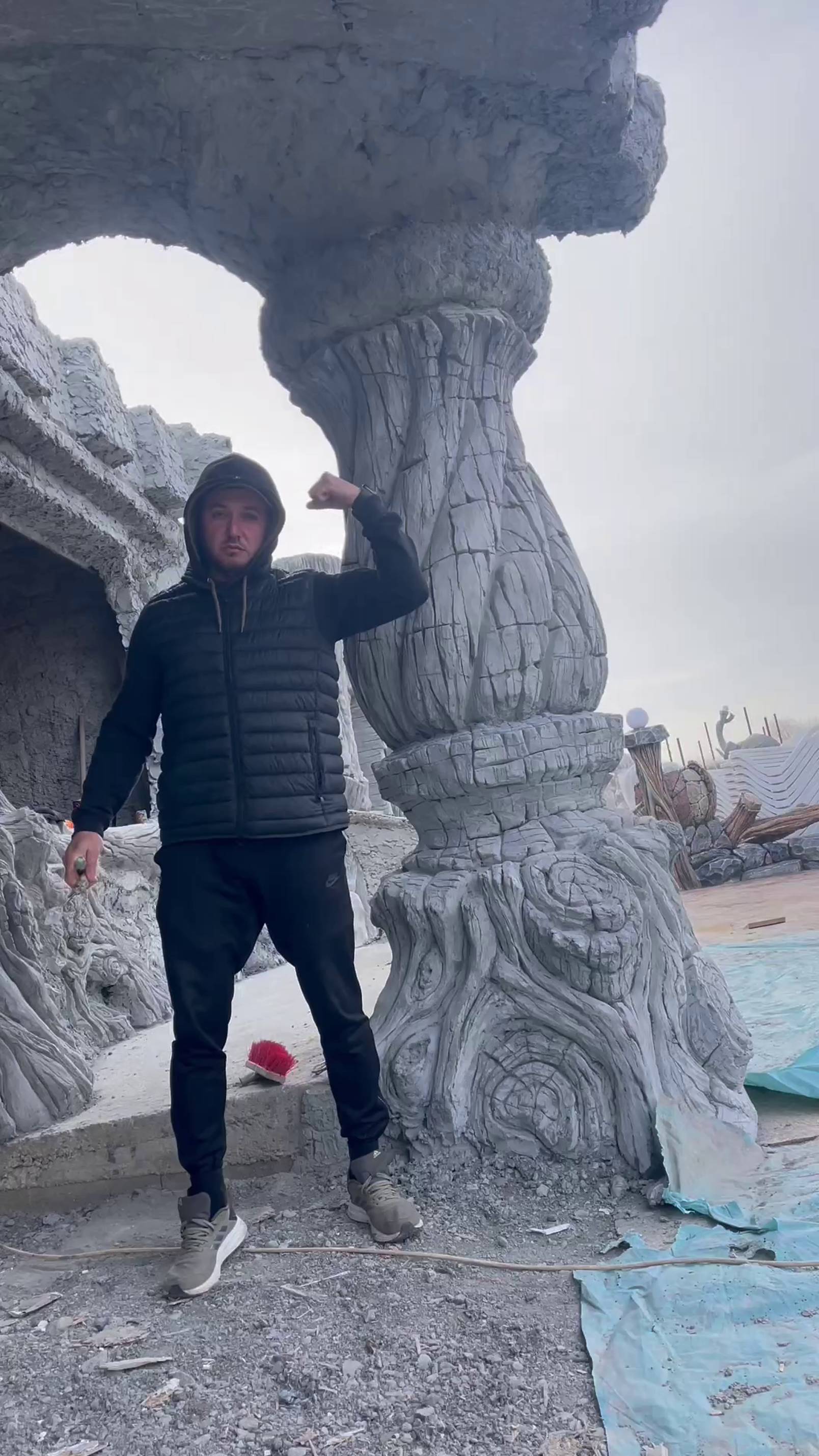 Оформление фасада  ресторана мастер Эльдар Асанов.