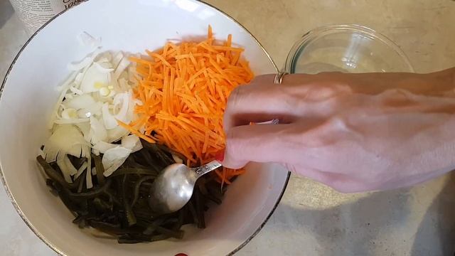 Суп и салат из морской капусты. Постное и вегатарианское меню.