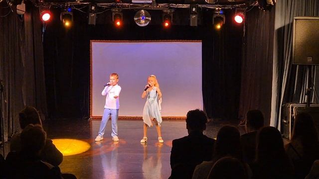 Пекин Иван&Репина Екатерина "Аист на крыше"