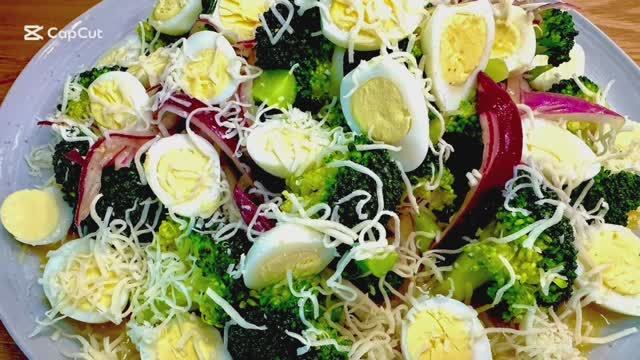 Полезный салат с брокколи и перепелиными яйцами!