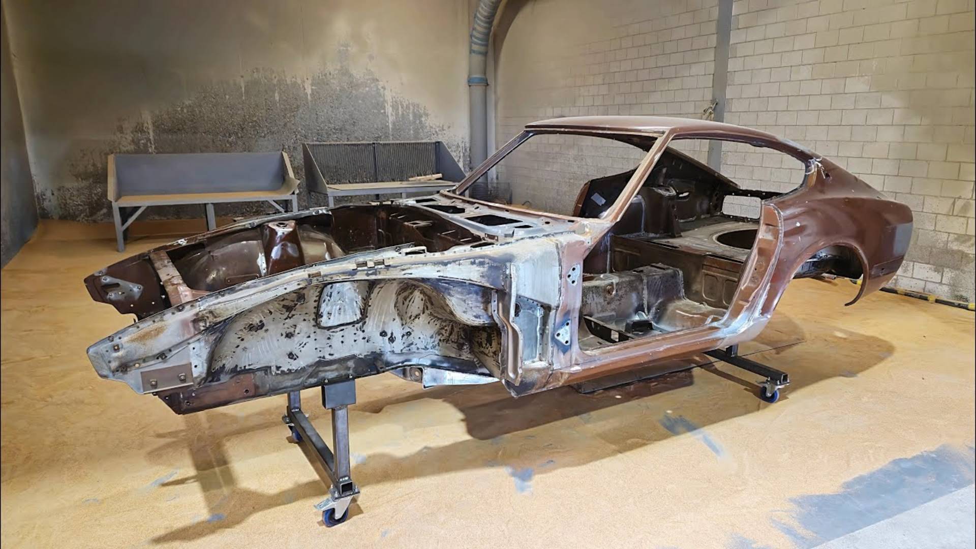 Sandblasting the Whole Car for 11 Hours! (2160p_30fps_AV1-128kbit_AAC)