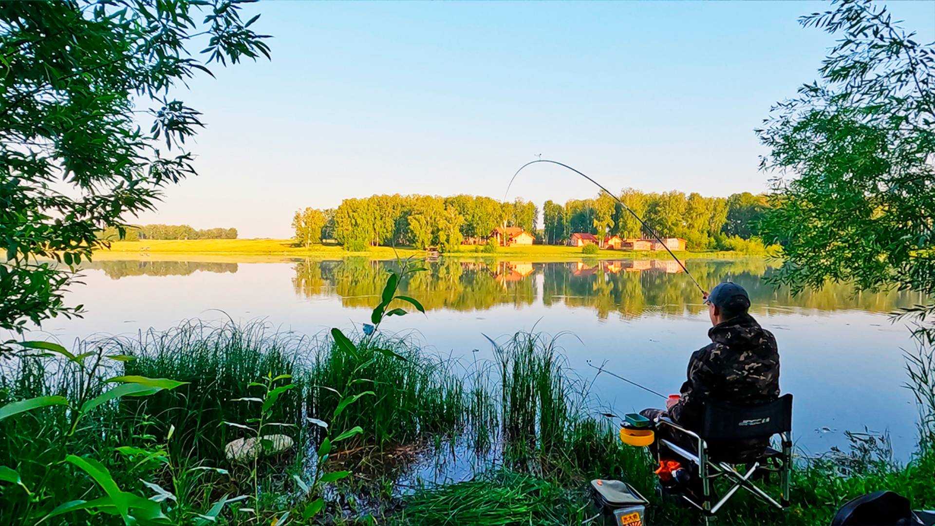 Вода КИПИТ от ЖАРЫ! КАК поймать КАРАСЯ?! /Светлый мастер